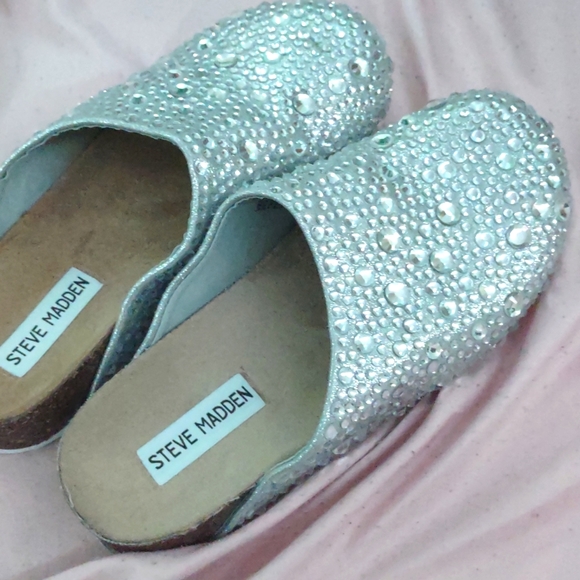 VESA-R Rhinestones - Picture 3 of 4